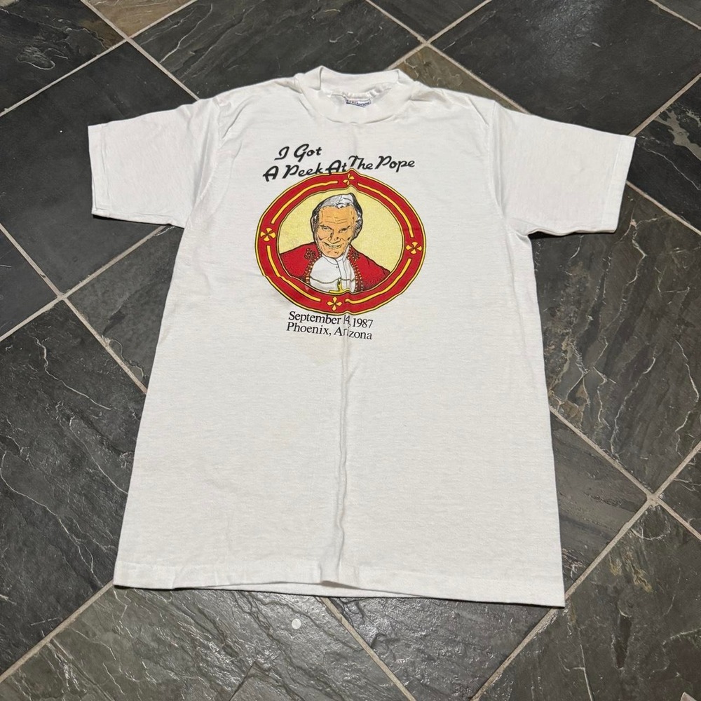 VINTAGE 80s Pope John Paul II 'Peek at the Pope' white Graphic Tee - Medium - Picture 2 of 7